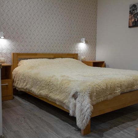 Уютная Vip-Студия В Центре. Vinnytsia Exterior foto